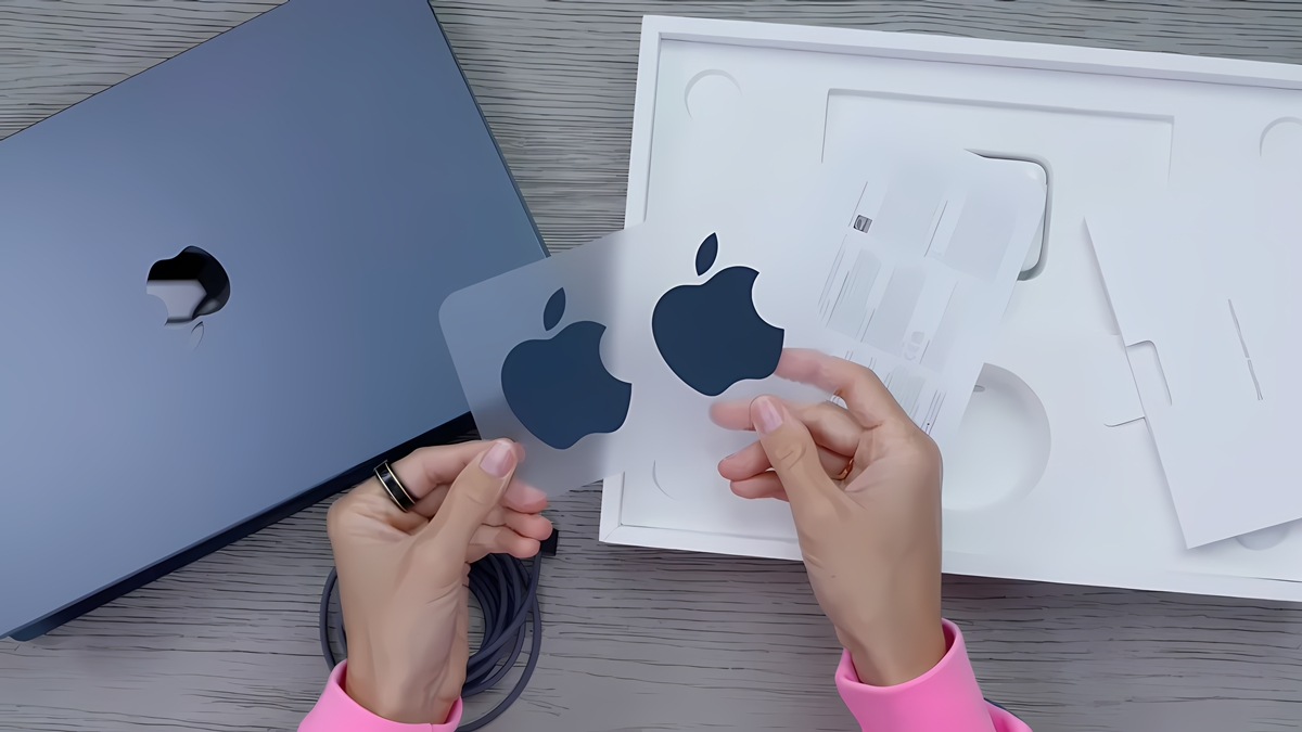 Apple'dan İlginç Hamle: Kutulardaki Çıkartmaların Sonu mu Geliyor?