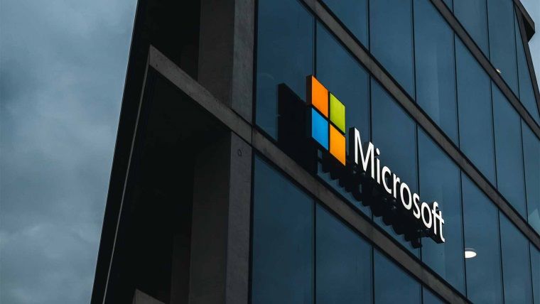 Microsoft, İngiltere'yi Dizayn Mühendislik Lisanslarını Kısıtlamakla Suçluyor