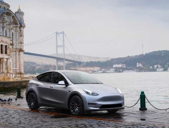 Daha Ucuz Tesla Model Y Türkiye'ye Geldi: Fiyatını Görenler Şaşırıyor!